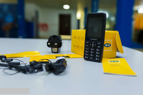 MTN Smart T -Téléphone -2.4" -3G -Dual Sim - 256 Mo / 512 Mo - 0,3 MP / 0,3 MP - Noir - 6 Mois