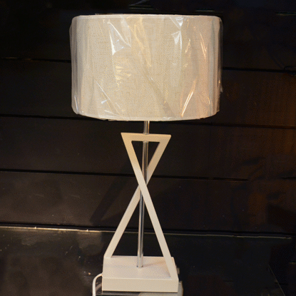 Image de LAMPE DE TABLE H 60CM CLR BLANC 2C/1A ET CLR BLANC/Noir 2C/1A// REF 236 295