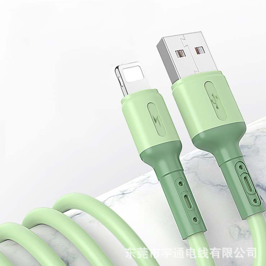 Long Cable Pt Kevin pour une charge rapide et efficace 2m vert pour téléphone IPhone vous garanti une charge complète et vraie de votre batterie en optimisant celle-ci