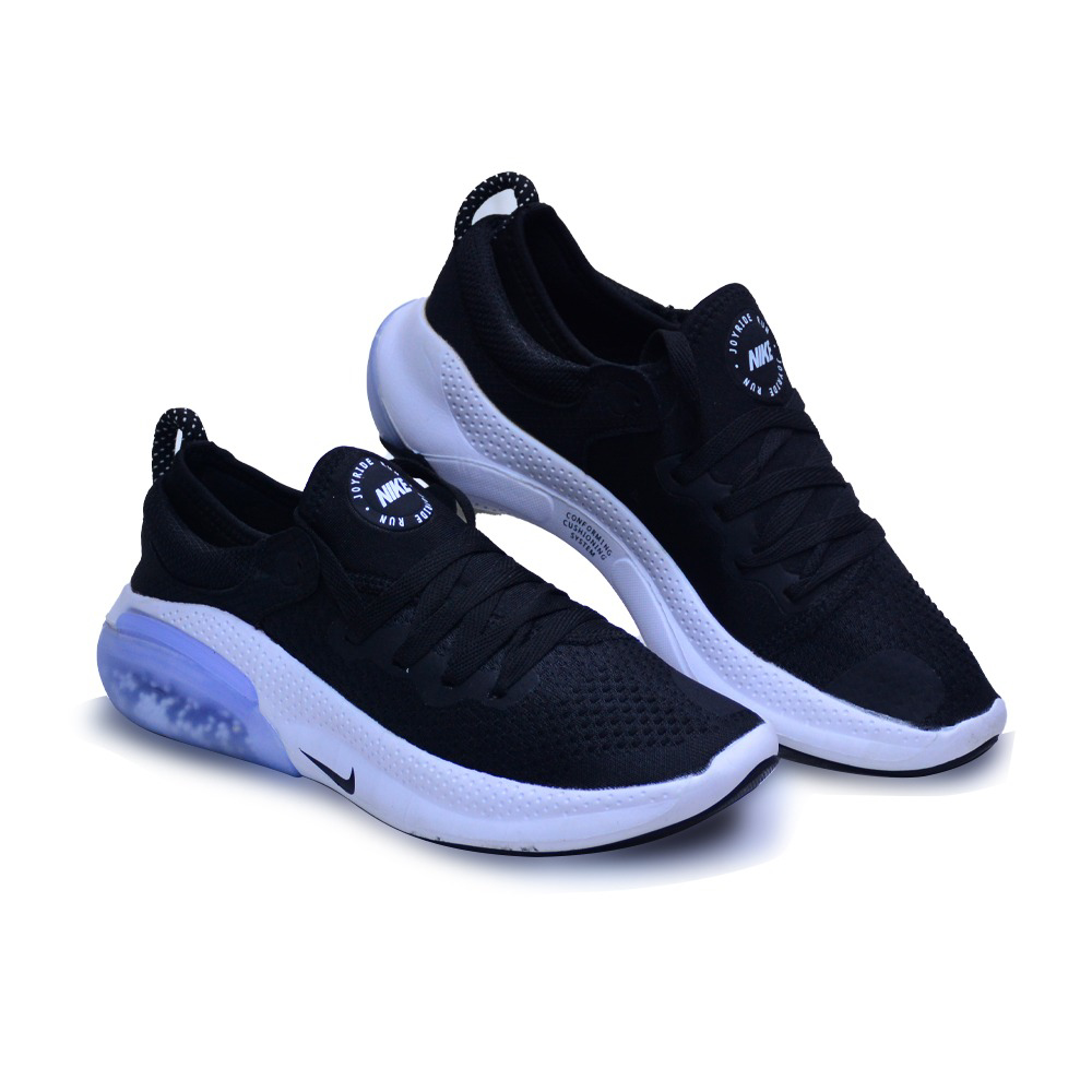 fila noir semelle blanche