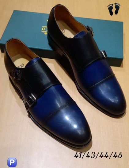 Image sur Souliers - Chaussures Bouclés de marques super cuir bon prix👣 de couleur bleu blanche