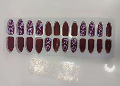 Agrandir l'image de Faux Ongles Avec Colle - Lot De 24 pièces Image de Faux Ongles Avec Colle - Lot De 24 pièces