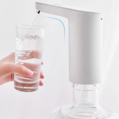 Agrandir l'image de Pompe pour bouteille d'eau, distributeur d'eau de 5 gallons, Portable, électrique, recharge USB, automatique Image de Pompe pour bouteille d'eau, distributeur d'eau de 5 gallons, Portable, électrique, recharge USB, automatique