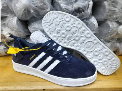 Agrandir l'image de CHAUSSURE ADIDAS PALACE Image de CHAUSSURE ADIDAS PALACE
