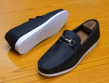 Agrandir l'image de CHAUSSURE BASSE MOCASSIN Image de CHAUSSURE BASSE MOCASSIN