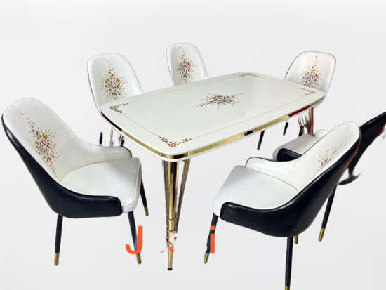 Image sur salle a mange 6 places ( importer) , demontable et mabrer + 6 chaises en cuir noires et blanc,doré d'or sur chaque bordure