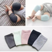 Image sur Protège Genoux Pour Bébé Faisant Quatre Pattes - Noir