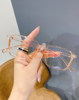 Agrandir l'image de Lunettes mode -  Anti-lumière bleue Image de Lunettes mode -  Anti-lumière bleue