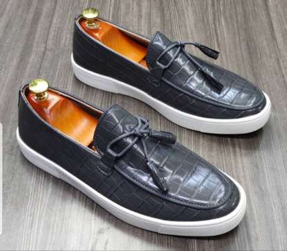 Agrandir l'image de CHAUSSURE BASSE LOUBOUTIN Image de CHAUSSURE BASSE LOUBOUTIN