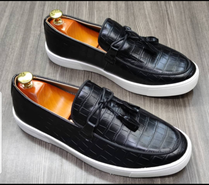 Agrandir l'image de CHAUSSURE BASSE LOUBOUTIN Image de CHAUSSURE BASSE LOUBOUTIN