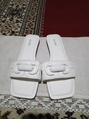 Image de Babouche Aldo de couleur blanche