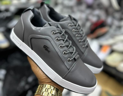 Agrandir l'image de CHAUSSURE BASSE LACOSTE Image de CHAUSSURE BASSE LACOSTE