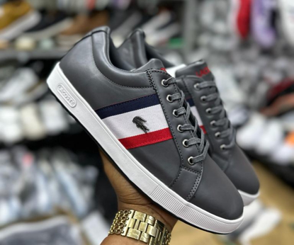 Agrandir l'image de CHAUSSURE BASSE LACOSTE Image de CHAUSSURE BASSE LACOSTE