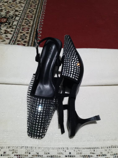 Image sur Chaussure Geyunya noire dain avec brillant dans le carton