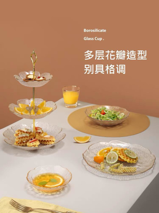 Agrandir l'image de Présentoir 3 niveaux  pour desserts et apéritifs Image de Présentoir 3 niveaux  pour desserts et apéritifs