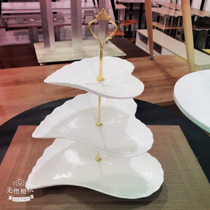 Agrandir l'image de Présentoir 3 niveaux  pour desserts et apéritifs Image de Présentoir 3 niveaux  pour desserts et apéritifs