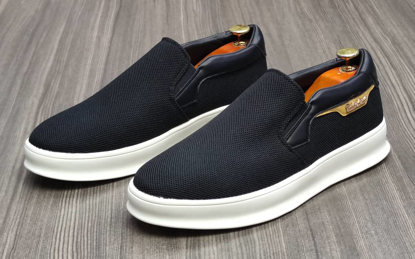 Agrandir l'image de Chaussures Vans semelle blanche, nouvelle sortie, timberland  produit générique Image de Chaussures Vans semelle blanche, nouvelle sortie, timberland  produit générique