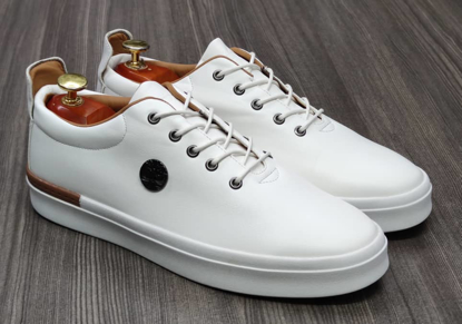 Agrandir l'image de Tennis basse très classe, qualité irréprochable, produit générique Image de Tennis basse très classe, qualité irréprochable, produit générique