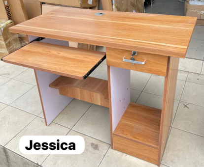 Agrandir l'image de Table bureau Image de Table bureau