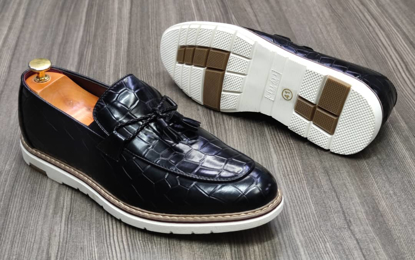 Image de Chaussure mocassin en cuir croco, très solide