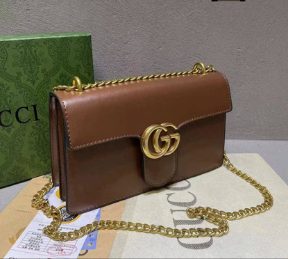 Agrandir l'image de Sac à main porté épaule GG en cuir, avec carton Image de Sac à main porté épaule GG en cuir, avec carton