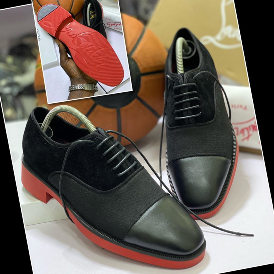 Image sur Chaussure en cuir et daim avec lacet , semelle rouge en caoutchouc, Louboutin, produit générique