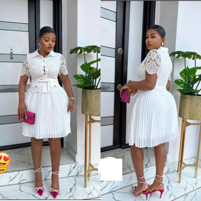 Agrandir l'image de Robe blanche plisée mousseline et dentelle avec  fausse poche Image de Robe blanche plisée mousseline et dentelle avec  fausse poche