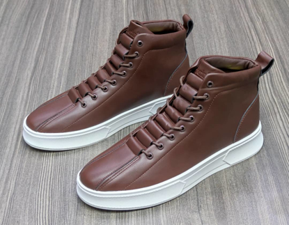 Agrandir l'image de CHAUSSURE MONTANTE Image de CHAUSSURE MONTANTE