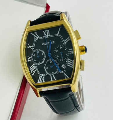 Image de Montre avec bracelet en cuir de très bonne qualité, dans sa boîte, CartIer, Produit générique