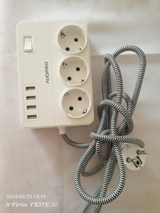 Agrandir l'image de Rallonge Electrique USB - Blanc Image de Rallonge Electrique USB - Blanc