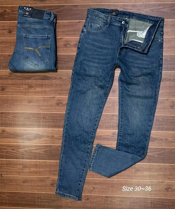 Agrandir l'image de Pantalon jean slim Noir Image de Pantalon jean slim Noir