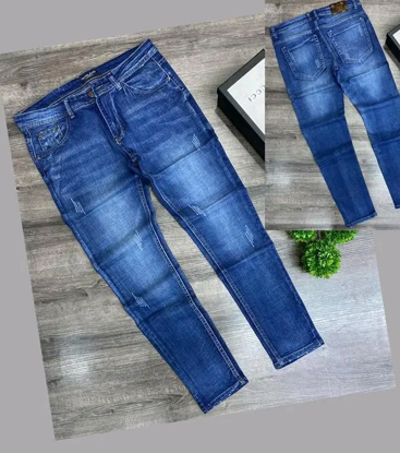 Agrandir l'image de PANTALON JEAN BLEU Image de PANTALON JEAN BLEU