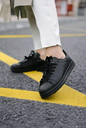 Agrandir l'image de CHAUSSURE BASSE STAND SMITH Image de CHAUSSURE BASSE STAND SMITH